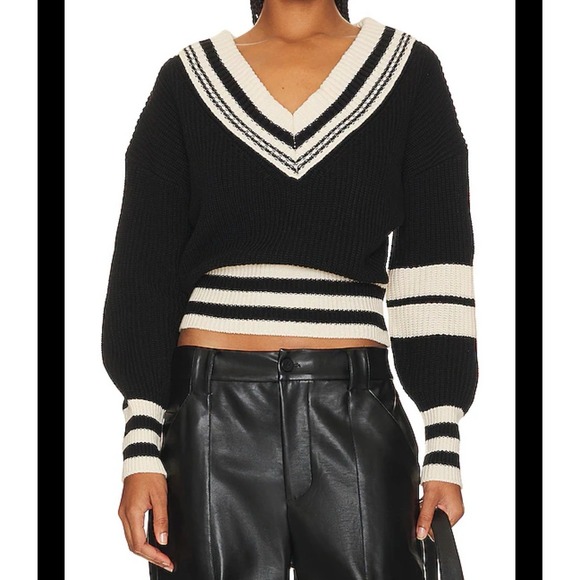 Steve Madden Sweaters - Steve Madden Womens Black Cream Striped Long Sleeve Pullover Sweater Size Small